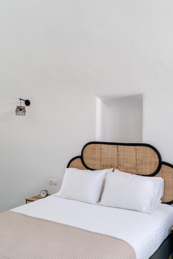 Evanthia Best View Thirassia Island Hotel Exterior photo