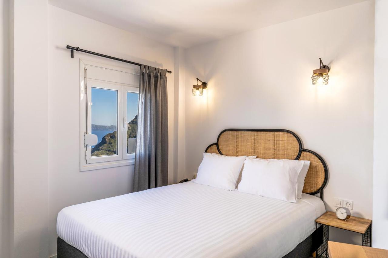 Evanthia Best View Thirassia Island Hotel Exterior photo